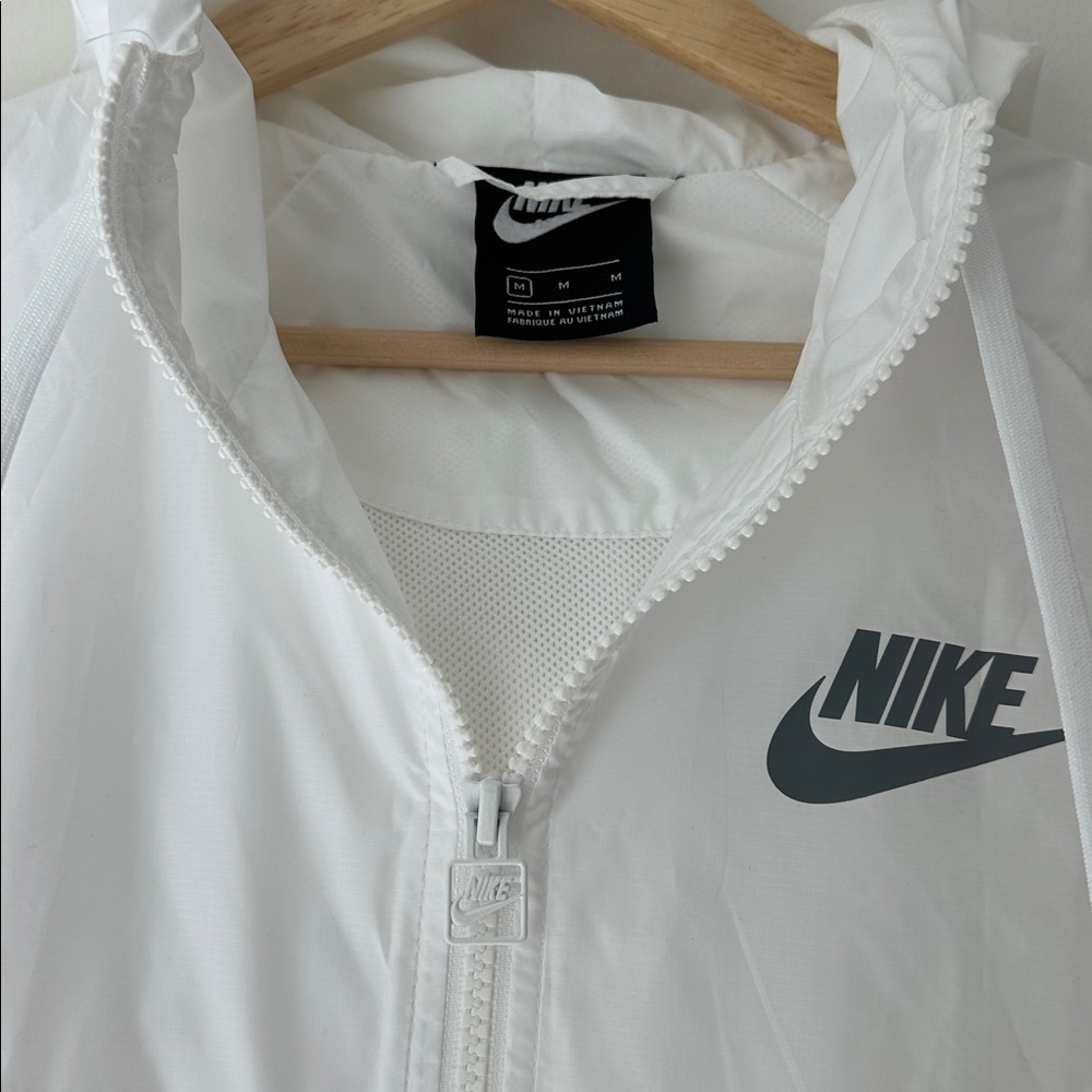 White Nike Windbreaker - Picture 2 of 5
